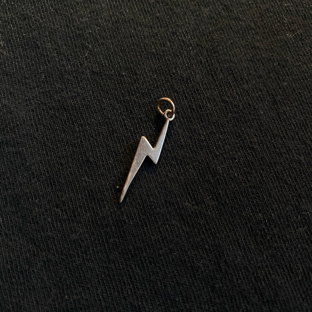 Sterling silver lightning bolt pendant without chain